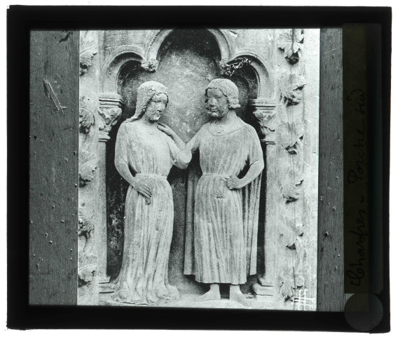 Cathédrale Notre-Dame de Chartres (Eure-et-Loir), porche sud, détail de la porte "Les deux amants".