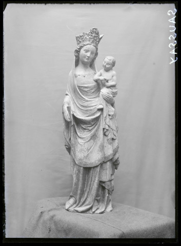 Statue de Vierge à l'enfant de l'église de Saussay-la-Campagne (Eure).