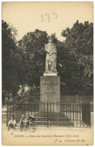 Gisors. Statue du Général de Blanmont.
