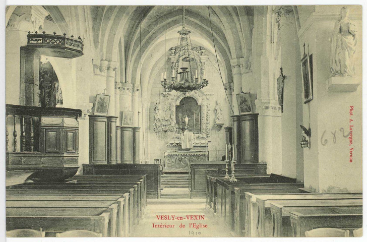 Vesly. Intérieur de l'Eglise.