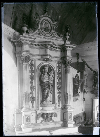 Statue de Vierge à l'enfant de l'église du Planquay (Eure).