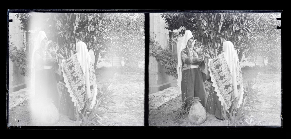 Femmes en costume traditionnel arméniens à Bethléem (Israël).