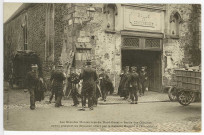 Verneuil-sur-Avre. Les Grandes Manoeuvres du Nord-Ouest - Sortie des Officiers ayant pris part au déjeuner offert par le Général Hagron à l'Etat-Major.