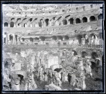 Ruines et vestiges d'une arène romaine.