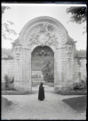 Grand portail de l'abbaye Notre-Dame de Fontenelle de Saint-Wandrille-Rançon (Seine-Maritime).