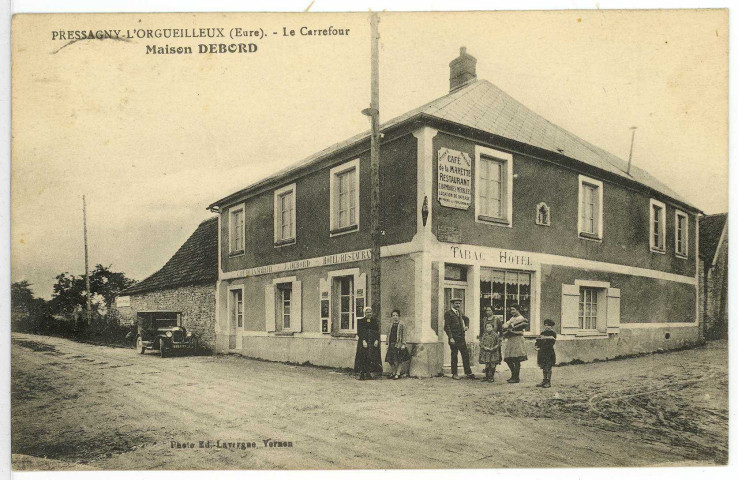 Pressagny-l'Orgueilleux. Pressagny-l'Orgueilleux - Le Carrefour.