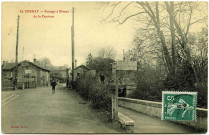 Bernay. Passage à niveau de la Couture.