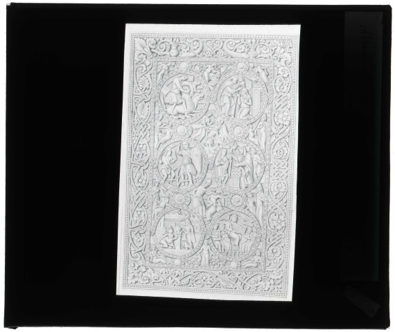 Plaque de reliure en ivoire d'un manuscrit de Jérusalem (Israël) représentant « David et la psychomachie ».