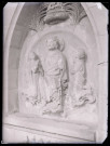 Église du Bec au Bec-Hellouin (Eure), bas-relief.