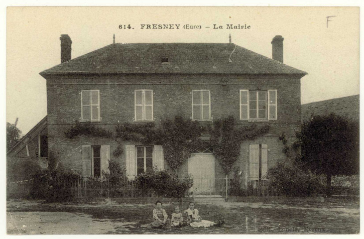 Fresney. La Mairie.