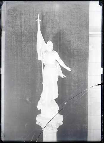 Statue de Saint-Michel.