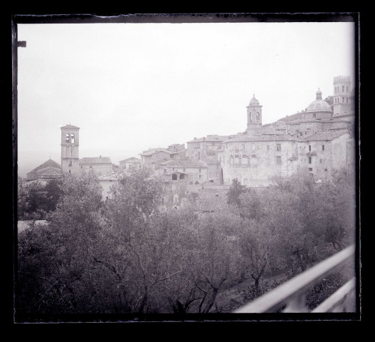 Vue sur le quartier de l'église Santa Maria Maggiore d'Assise (province de Pérouse)