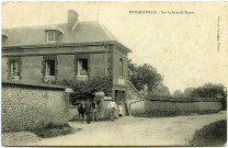 Heuqueville. Sur la Grande Route.