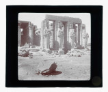 Ruines et vestiges d'un temple égyptien.