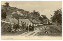 Ezy-sur-Eure. Les Caves et les Habitants.