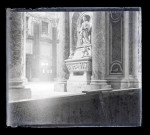 Tombeau de la basilique Saint-Pierre de Rome (Italie).