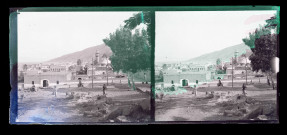 Vue générale d'une ville et de ses minarets.