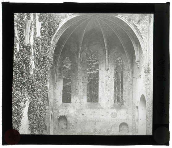 Abbaye de Fontaine-Guérard à Radepont (Eure), chœur.