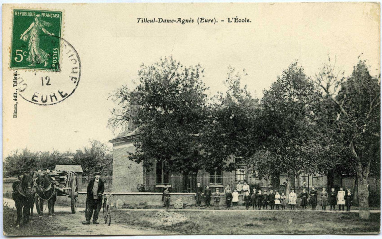 Tilleul-Dame-Agnès. L'École.