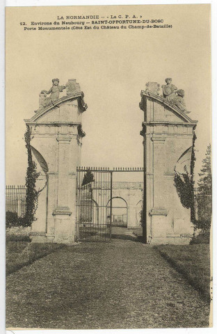 Sainte-Opportune-du-Bosc. Porte Monumentale (Côté Est du Château du Champ de Bataille).