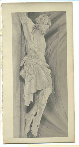Statue du Christ en croix, provenant de la chapelle de Fresnelle à Boisemont (Eure, France)