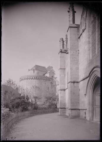 Tour des remparts de Fougères (Ille-et-Vilaine).