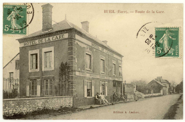 Bueil. Route de la Gare.