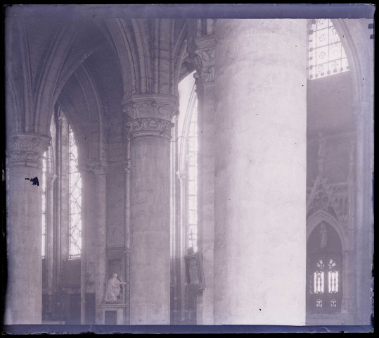 Intérieur de la cathédrale de Chartres (Eure-et-Loir).