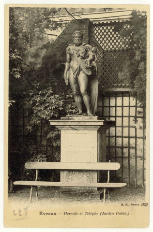Evreux-Ville. Hercule et Télèphe (Jardin Public).