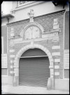 Porte d'un bâtiment de Eu (Seine-Maritime).