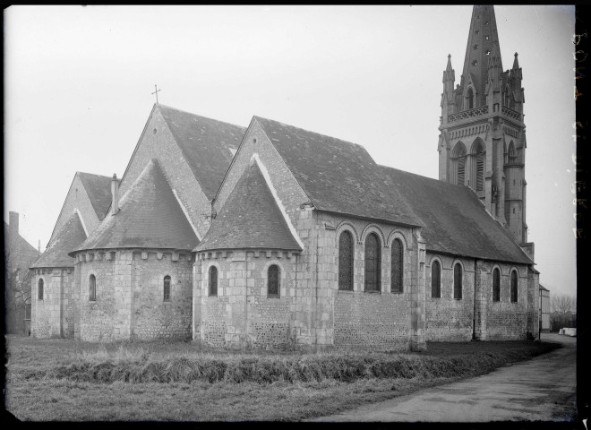 Vue du chevet du clocher de l'église de Pont-Saint-Pierre (Eure).