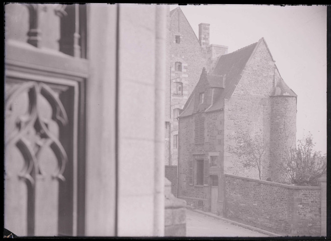 Maison de pierre située sur les remparts de Fougères (Ille-et-Vilaine).