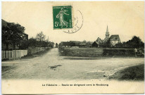 Fidelaire (Le). Route se dirigeant vers le Neubourg.