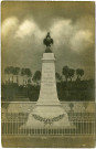 Gravigny. Le Monument aux Morts.