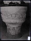 Église de Barquet (Eure), fonts baptismaux.