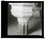 Église de Juignettes (Eure), fonts baptismaux.