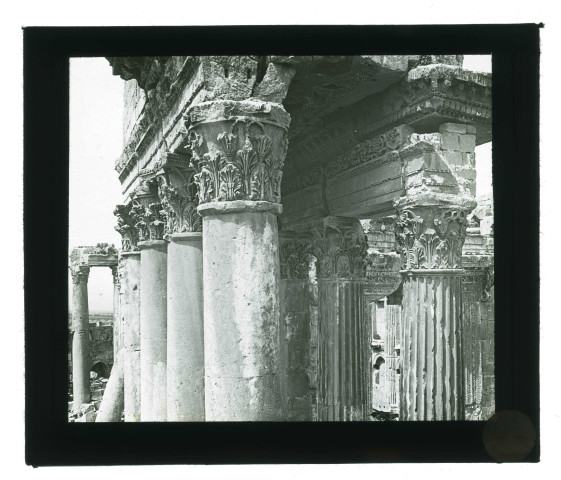Ruines et vestiges du temple de Baalbek (Liban).