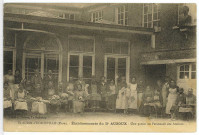 Saint-Aubin-d'Ecrosville. Etablissement du Dr Auzoux - Une partie du Personnel des Ateliers.