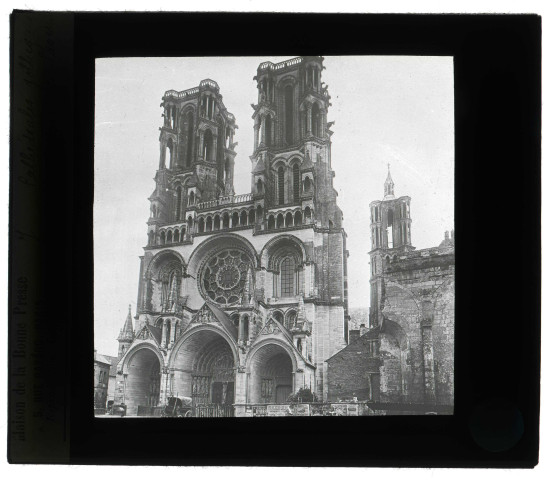 Cathédrale Notre-Dame de Laon (Aisne), façade ouest.