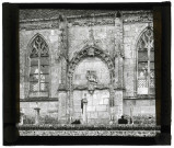 Église de Sacquenville (Eure), porte latérale.