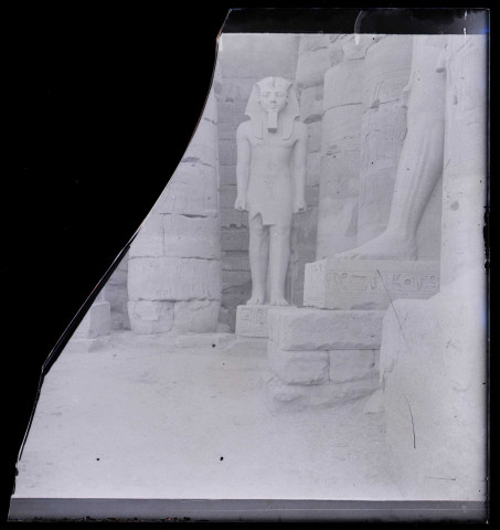 Statue d'un pharaon égyptien.