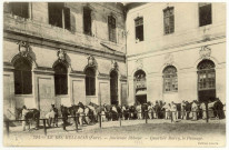 Bec-Hellouin (Le). Ancienne Abbaye-Quartier Burcy, le Passage.