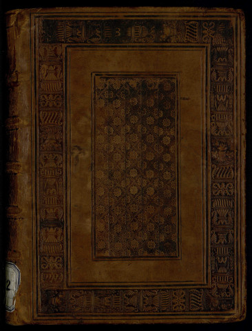Premier cartulaire du chapitre de l'église cathédrale d'Évreux, rédigé au XIIe et au XIVe siècle.