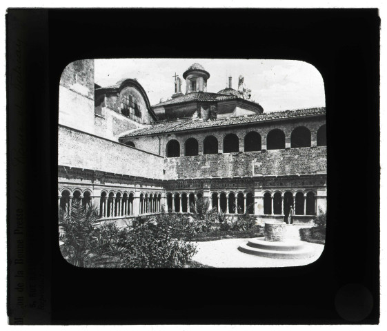 Basilique Saint-Jean de Latran à Rome (Italie), cloître.