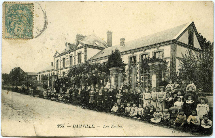 Damville. Les Écoles.