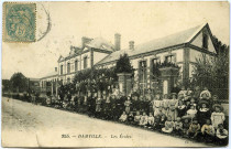 Damville. Les Écoles.