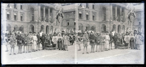 L'abbé Gabriel Bretocq et des jeunes gens costumés à une procession.