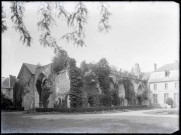 Ruines de l'abbaye de Valmont (Seine-Maritime).