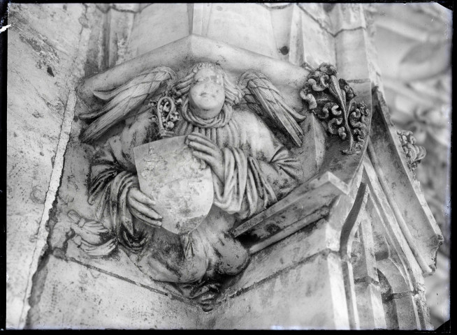 Cul-de-lampe de l'abbaye Notre-Dame de Fontenelle de Saint-Wandrille-Rançon (Seine-Maritime).