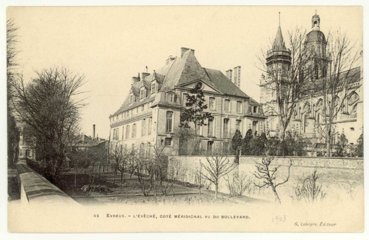 Evreux-Ville. L'Evêché, côté méridional vu du boulevard.